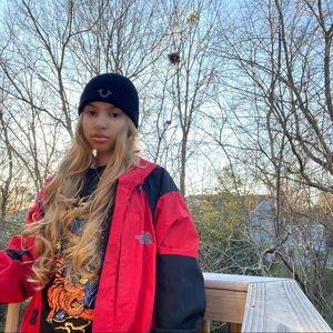 Meet your Posher, Sony